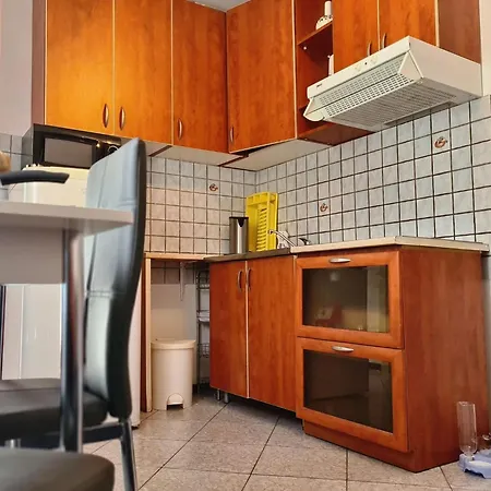 דירה In Mit Terrasse By Interhome