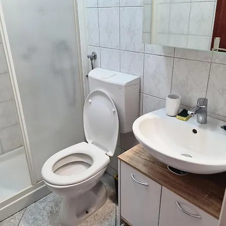 דירה In Mit Terrasse By Interhome