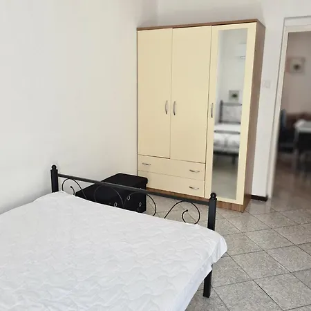 In Mit Terrasse By Interhome