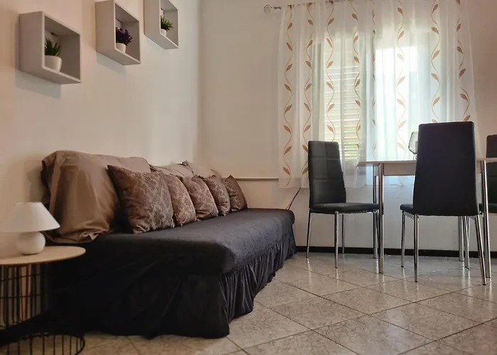 In Mit Terrasse By Interhome Апартаменты Башка