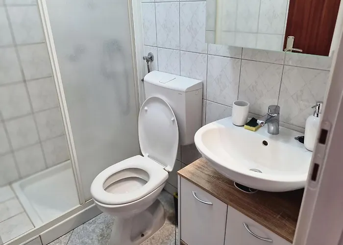 דירה In Mit Terrasse By Interhome