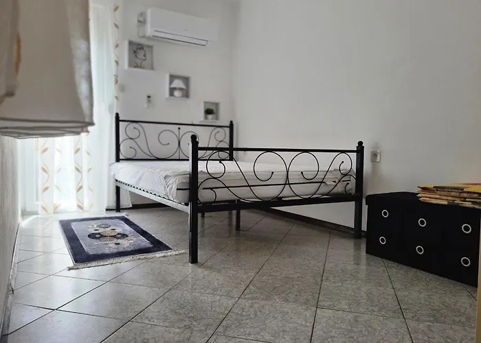 In Mit Terrasse By Interhome דירה באסקה