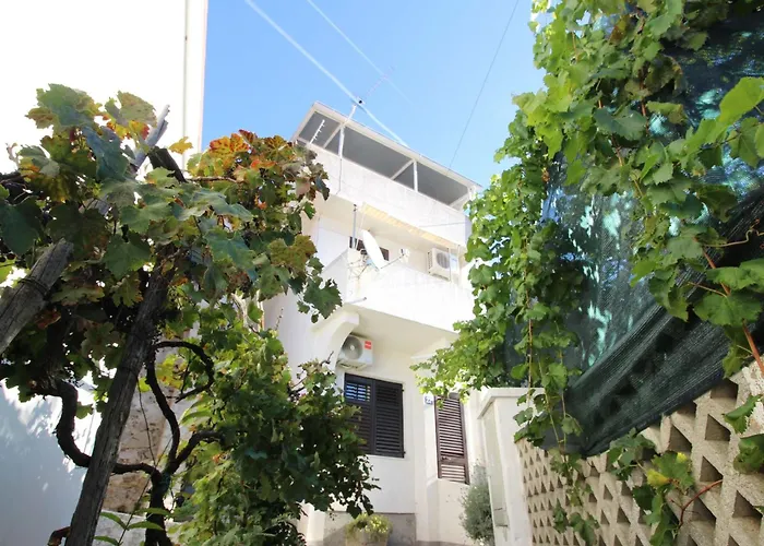 In Mit Terrasse By Interhome