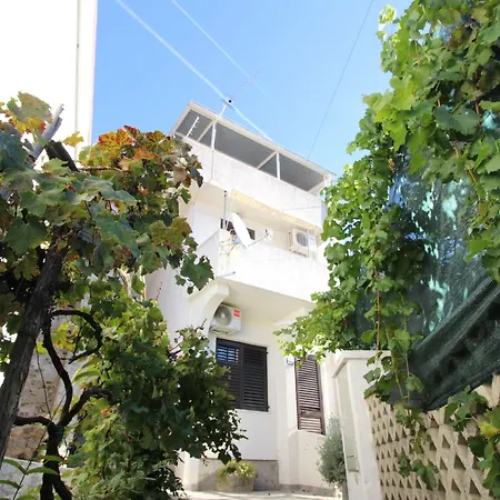 In Mit Terrasse By Interhome
